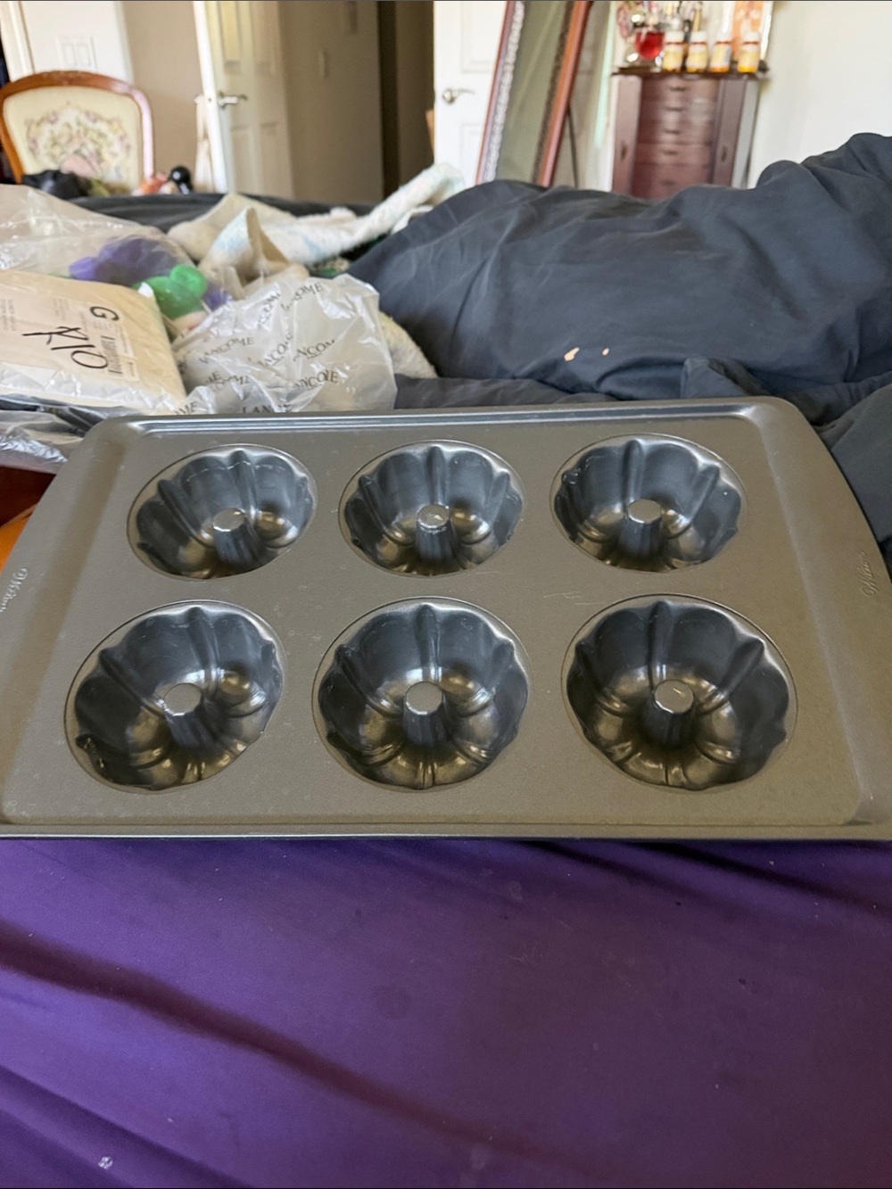 Non-Brand 6-Cup Mini Bundt Pan Mold - Black Brand New!!!! Never been use